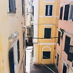 Lemonia Deluxe Apartment